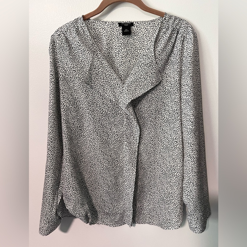 Ann Taylor White Black V-Neck Button Up Pockets Polka Dot Long Sleeve Top